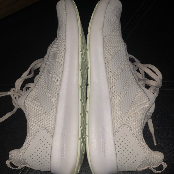 Women’s Adidas running shoes - Picture 2 of 3